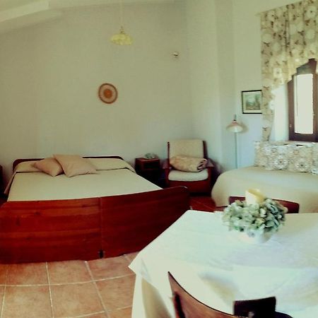 Agriturismo Tre Santi Villa Padula Buitenkant foto