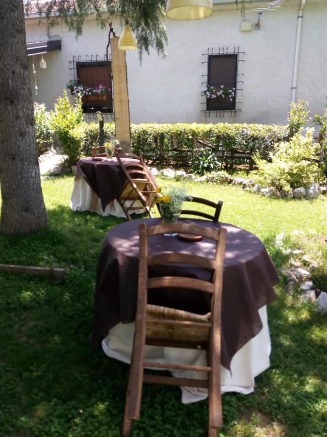 Agriturismo Tre Santi Villa Padula Buitenkant foto