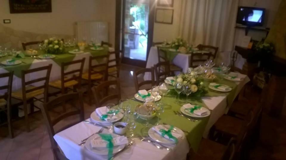 Agriturismo Tre Santi Villa Padula Buitenkant foto