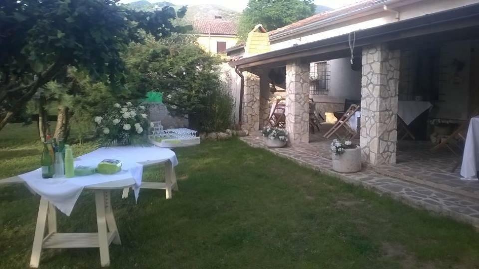 Agriturismo Tre Santi Villa Padula Buitenkant foto