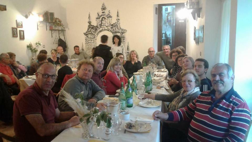 Agriturismo Tre Santi Villa Padula Buitenkant foto